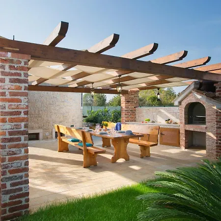 Leda Villa *
