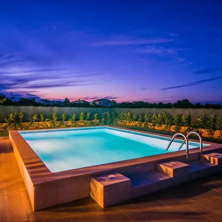 Leda Villa *